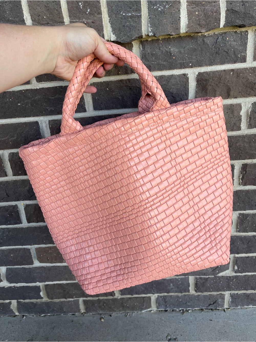 Thirty-One Signature Tote Bag NWT Coral Peach Woven Faux Leather Set with Pouch